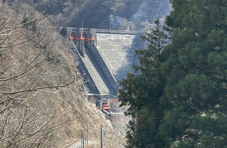 早出川ダムからの絶景を満喫した後は、本格カレーレストランのラマイロで至福のひとときを