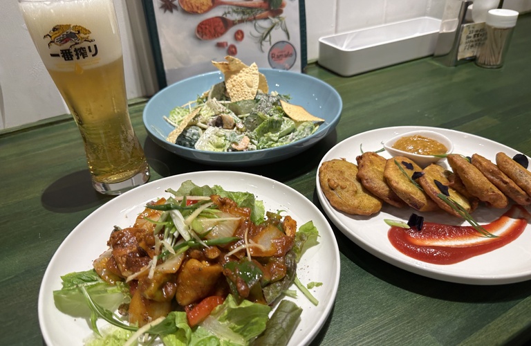 エキゾチックなスパイスが舌を刺激する！魅惑のカレー居酒屋ラマイロがあなたを待っています