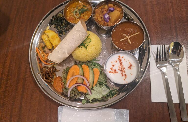 新感覚カレー体験、心地よい本格スパイスの調和、ラマイロ
